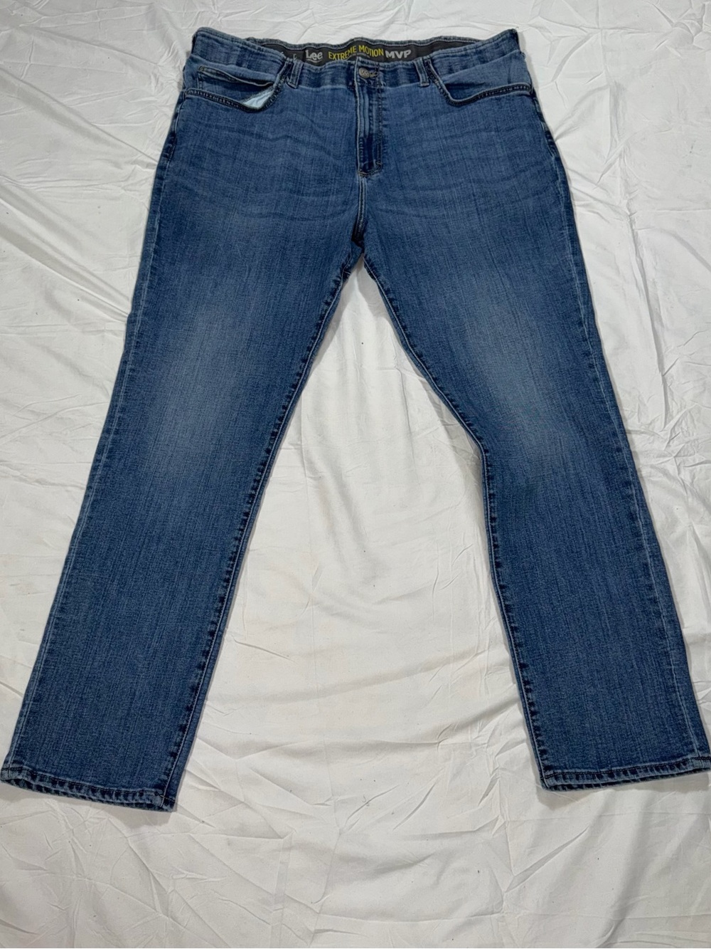 Lee Extreme Motion MVP Men’s 44x30 Relaxed Straight Stretch Jeans Blue Y21
